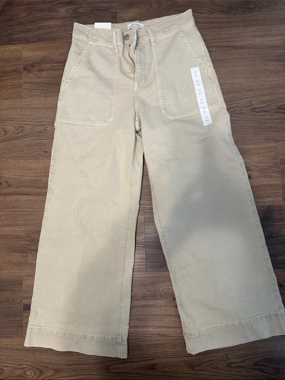Banana Republic Wide-Leg Cropped Pants in Light Khaki